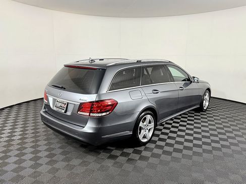 Used 2016 Mercedes-Benz E 350 4MATIC Luxury Wagon image 7