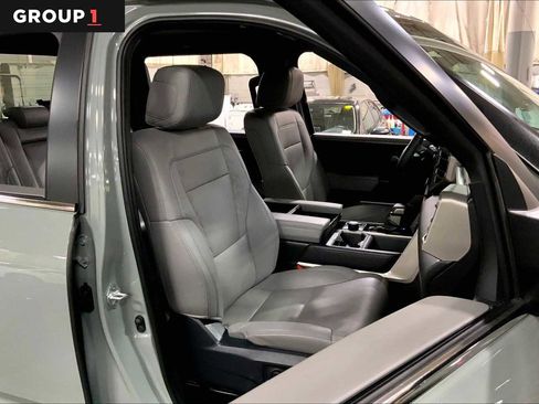 Certified 2025 Toyota Tundra Limited AWD/4WD image 9