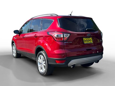Used 2017 Ford Escape SE w/ Equipment Group 201A AWD/4WD image 3