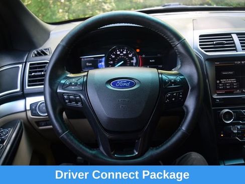 Used 2016 Ford Explorer XLT w/ Equipment Group 202A AWD/4WD image 4