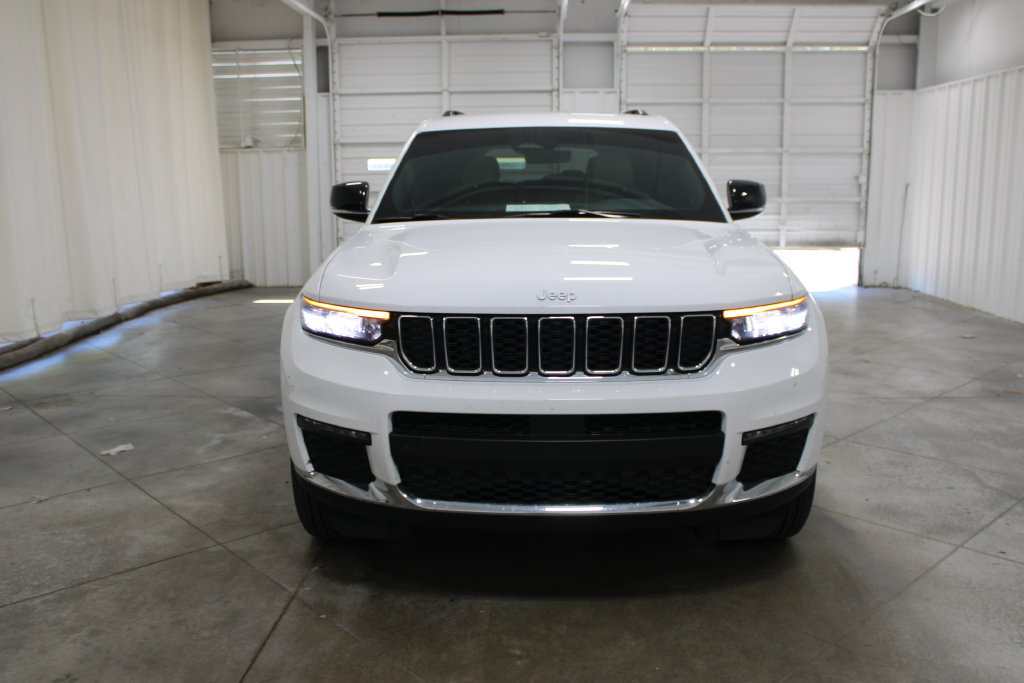 Used 2025 Jeep Grand Cherokee L Limited AWD/4WD image 3