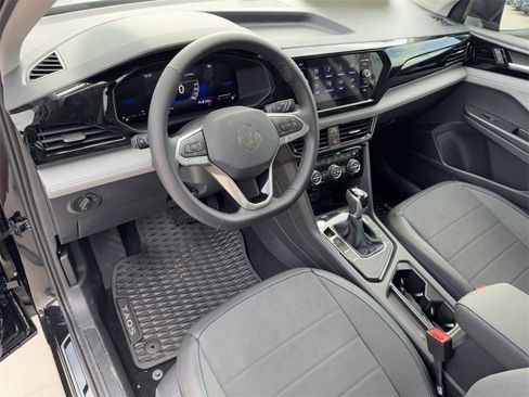 New 2024 Volkswagen Taos SE image 7