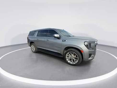 Used 2023 GMC Yukon XL SLT w/ SLT Premium Package AWD/4WD image 2
