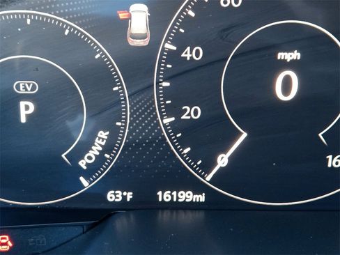 Used 2025 MAZDA CX-70 Plug-In Hybrid w/ Premium Pkg image 10