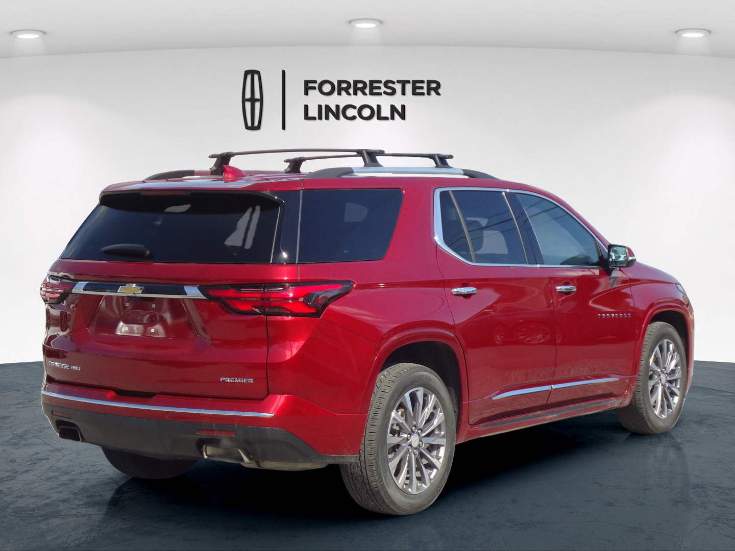 Used 2022 Chevrolet Traverse Premier w/ LPO, 'HIT The Road' Package AWD/4WD image 3