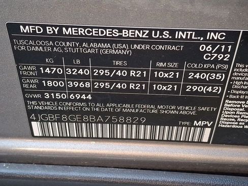 Used 2011 Mercedes-Benz GL 550 4MATIC image 26