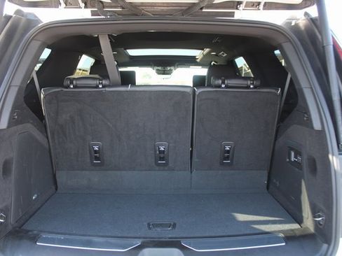 Used 2023 Cadillac Escalade Premium Luxury image 6