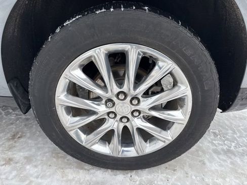 Used 2020 Buick Enclave Essence image 12