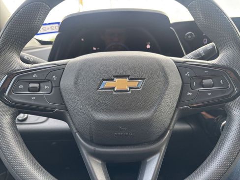 Used 2025 Chevrolet Trax LT FWD image 27