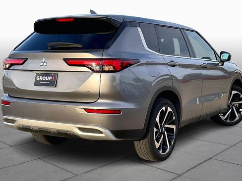 Used 2022 Mitsubishi Outlander SE image 11