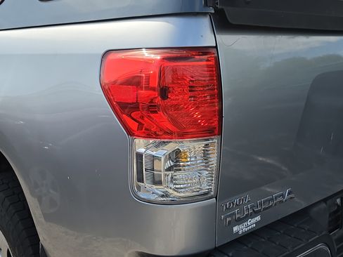 Used 2011 Toyota Tundra 4x4 Double Cab w/ Tow Pkg image 10