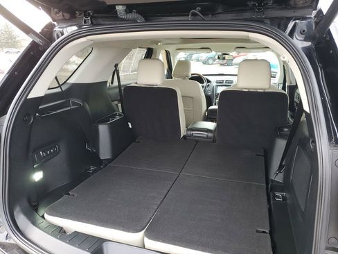 Used 2019 Ford Explorer Platinum image 35