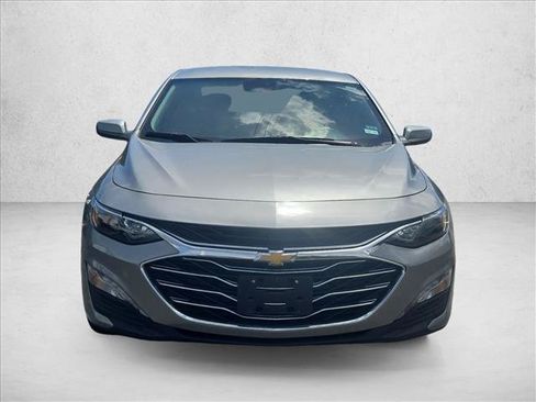 Used 2025 Chevrolet Malibu LT FWD image 2