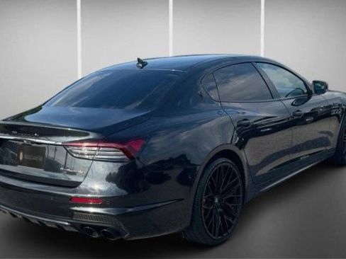Used 2023 Maserati Quattroporte Modena Q4 AWD/4WD image 9