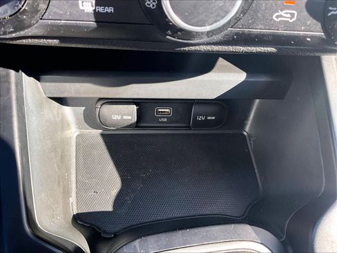 Used 2023 Kia Soul LX w/ LX Technology Package image 25