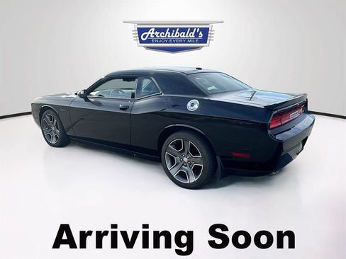 Used 2012 Dodge Challenger R/T RWD image 3