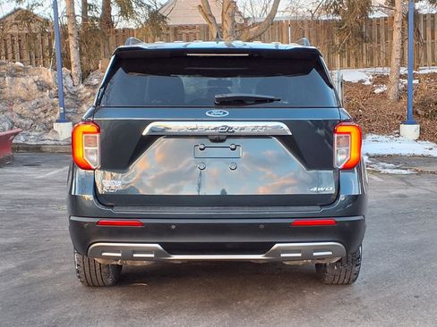 Certified 2022 Ford Explorer XLT w/ Equipment Group 202A image 5