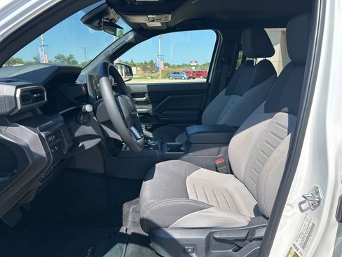 Used 2025 Toyota Tacoma TRD Off-Road image 16