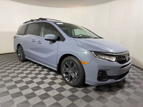 New 2026 Honda Odyssey Touring image 6