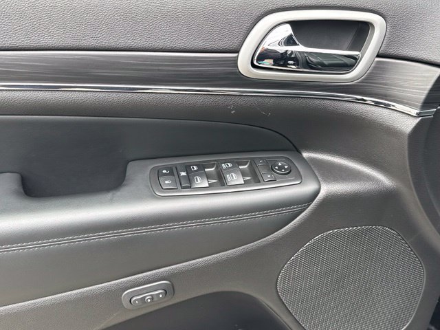 Used 2021 Jeep Grand Cherokee Limited AWD/4WD image 37