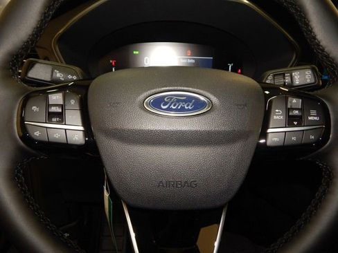 Used 2025 Ford Escape SE image 27