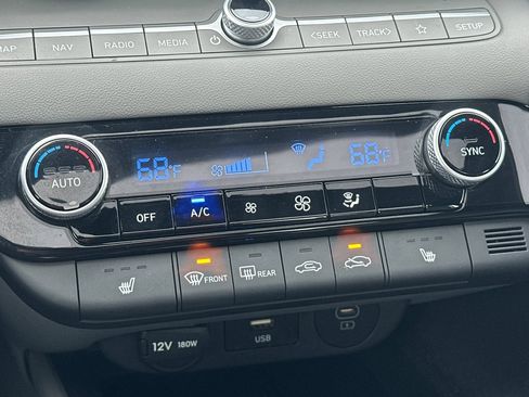 Used 2024 Hyundai Elantra SEL w/ Convenience Package image 20