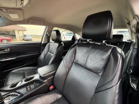 Used 2016 Toyota Avalon XLE image 18