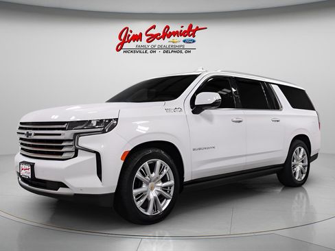Used 2022 Chevrolet Suburban High Country AWD/4WD image 3