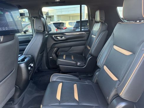Used 2023 GMC Yukon XL AT4 w/ AT4 Premium Package image 6