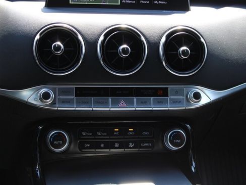 Used 2018 Kia Stinger GT2 AWD/4WD image 26