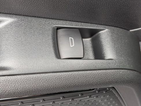 Used 2026 Chevrolet Silverado EV LT AWD/4WD image 29
