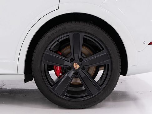 Used 2026 Porsche Cayenne GTS AWD/4WD image 44