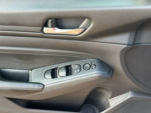 Used 2020 Nissan Altima 2.5 S FWD image 16