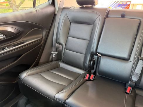 Used 2024 GMC Terrain SLT AWD/4WD image 40