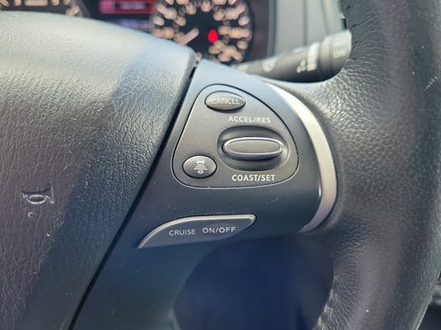 Used 2019 Nissan Pathfinder SV FWD image 19