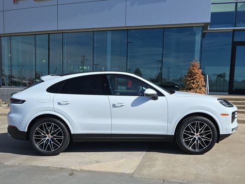 New 2026 Porsche Cayenne Coupe AWD/4WD image 8