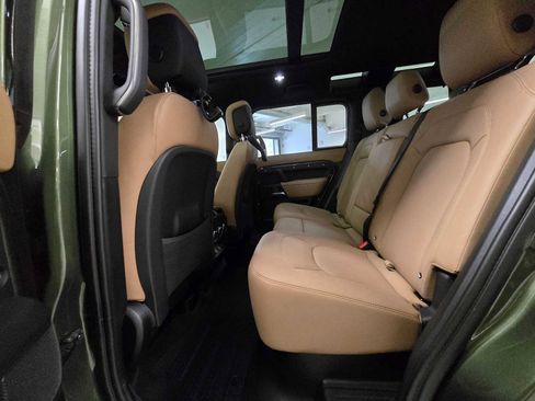 New 2026 Land Rover Defender 110 X-Dynamic SE AWD/4WD image 17