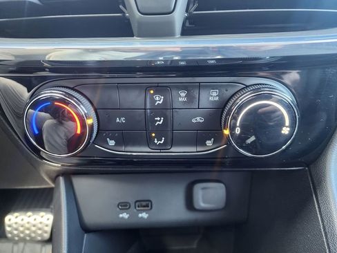 Certified 2025 Buick Encore GX Sport Touring w/ Comfort Package image 43