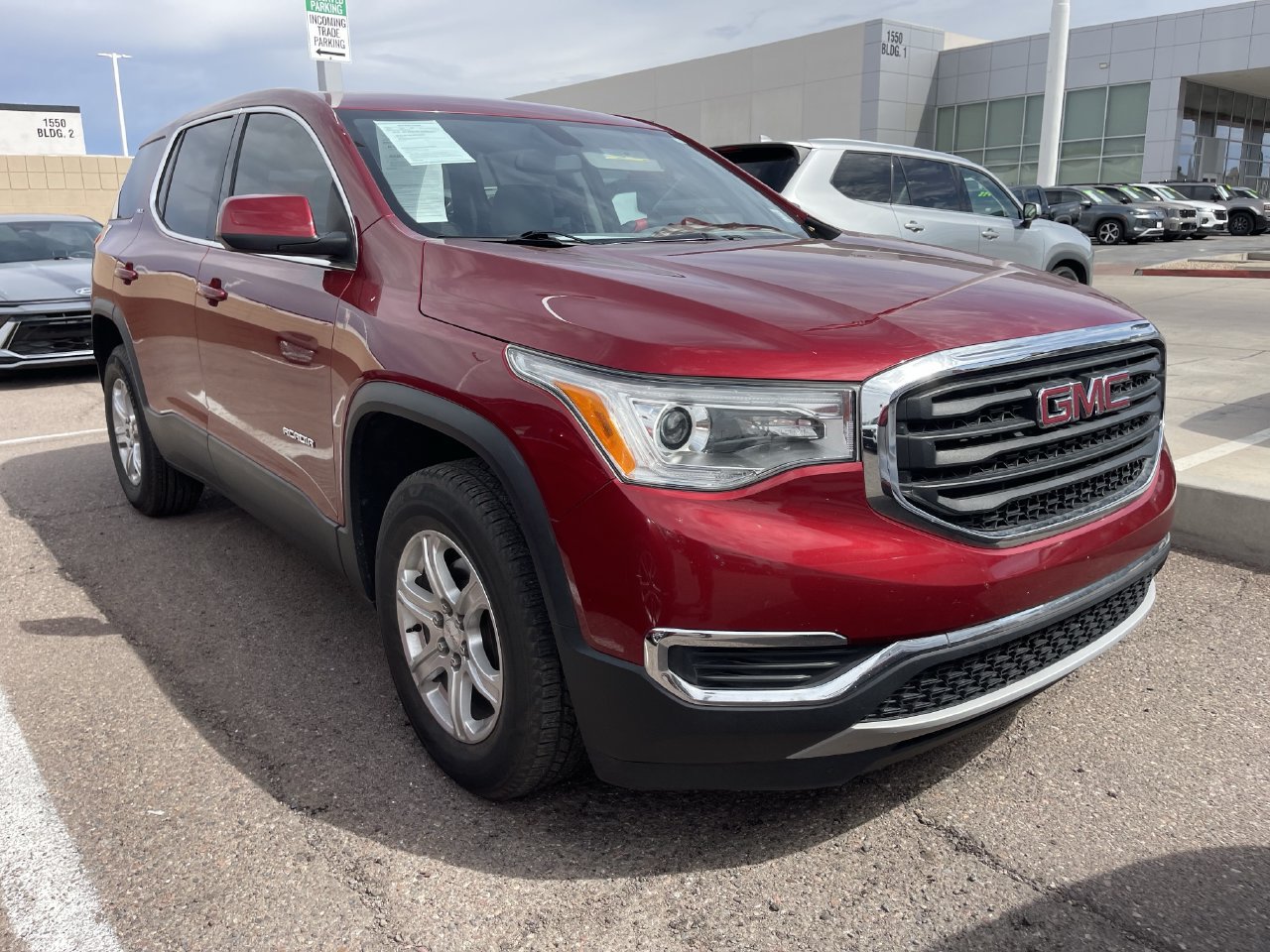Used 2019 GMC Acadia SLE FWD image 2