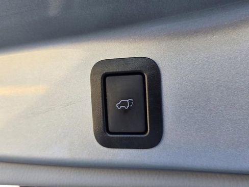 Used 2019 Toyota Highlander Plus image 13