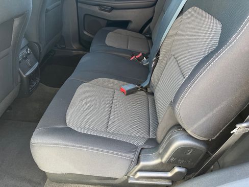 Used 2018 Ford Explorer XLT image 26