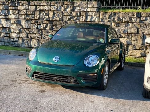 Used 2017 Volkswagen Beetle 1.8T Classic FWD image 3