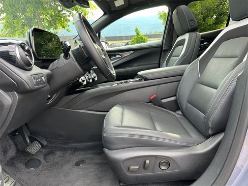 Used 2024 Chevrolet Blazer EV LT image 20