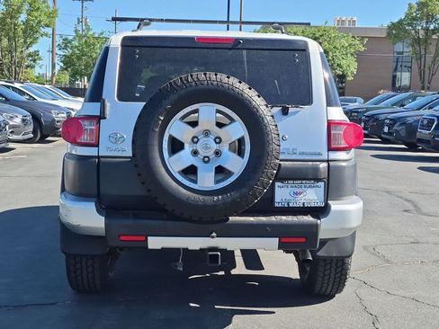 Used 2008 Toyota FJ Cruiser 4WD image 4