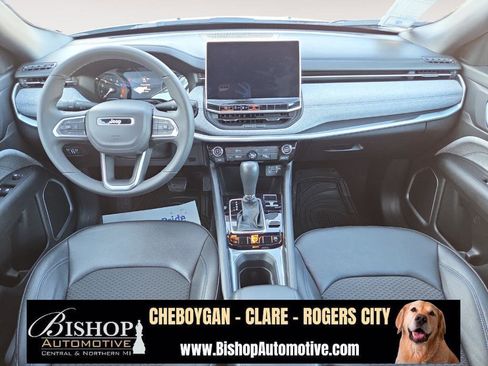 Used 2024 Jeep Compass Latitude image 6