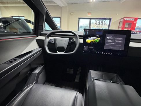 Used 2024 Tesla Cybertruck AWD Crew Cab image 16