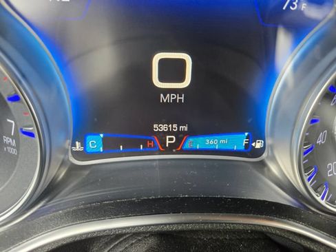 Used 2019 Chrysler 300 Touring w/ Driver Convenience Group RWD image 3