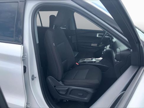 Used 2022 Ford Explorer XLT RWD image 9
