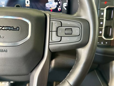 Used 2023 GMC Yukon Denali Ultimate AWD/4WD image 13