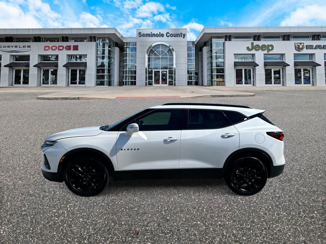 Used 2020 Chevrolet Blazer LT w/ Sound & Technology Package FWD image 5